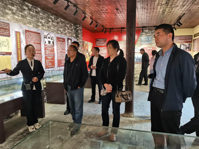 cf5c4e802a4d4f3fbe523ec9001d1f30.jpg 2 中国工农红军第四方面军上元观会议会址参观.jpg